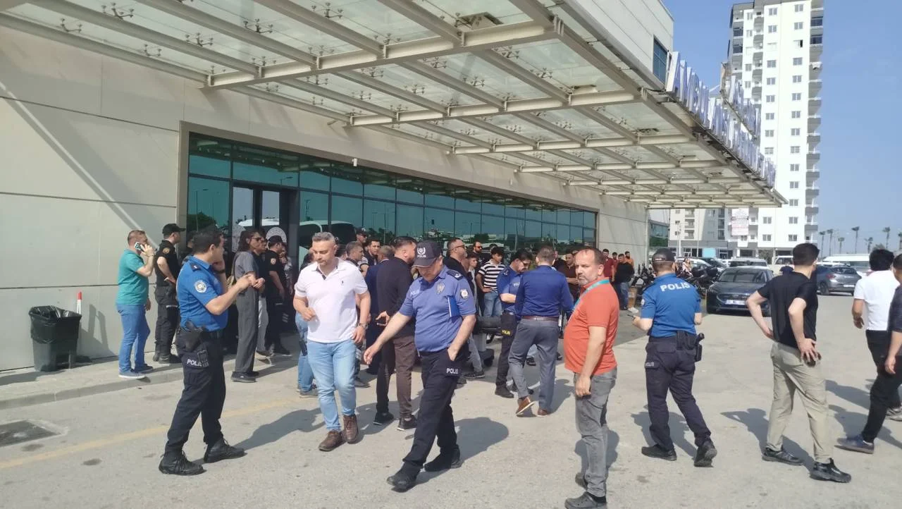 Tarsus'ta restorana silahlı saldırı: 4 kişi hayatınıı kaybetti