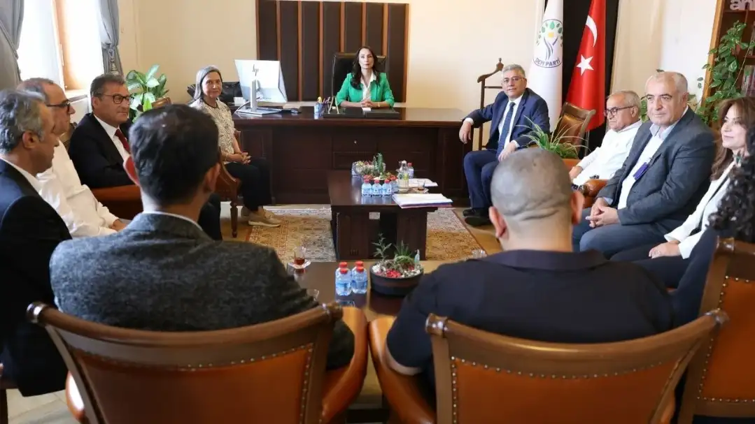 Tülay Hatimoğulları, Alevi örgütlerinin temsilcileriyle bir araya geldi