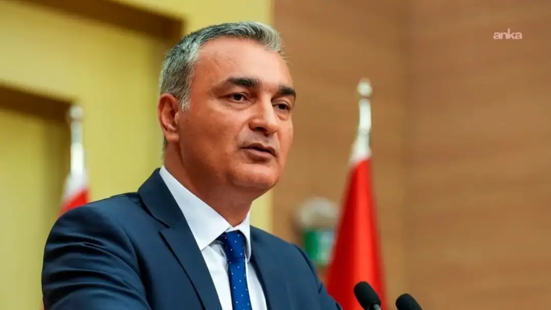 Müslim Sarı'dan Kılıçdaroğlu'nun grup toplantısı için sağduyu ve teamüllere uyma çağrısı