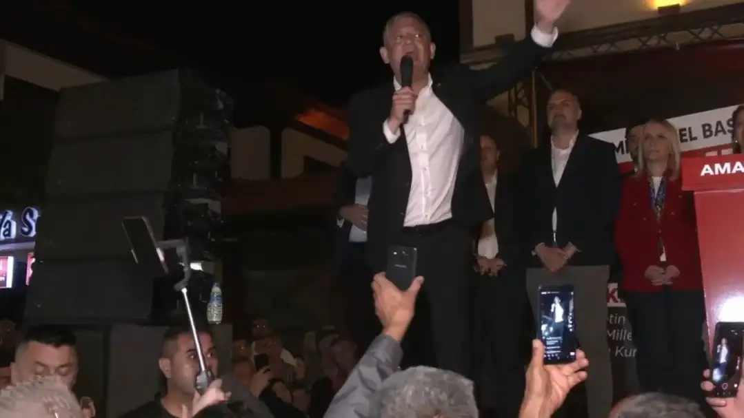 Özgür Özel Amasya'da: Koltuk hevesinin peşinde değil; hepimizin özlediği iktidarın peşindeyiz