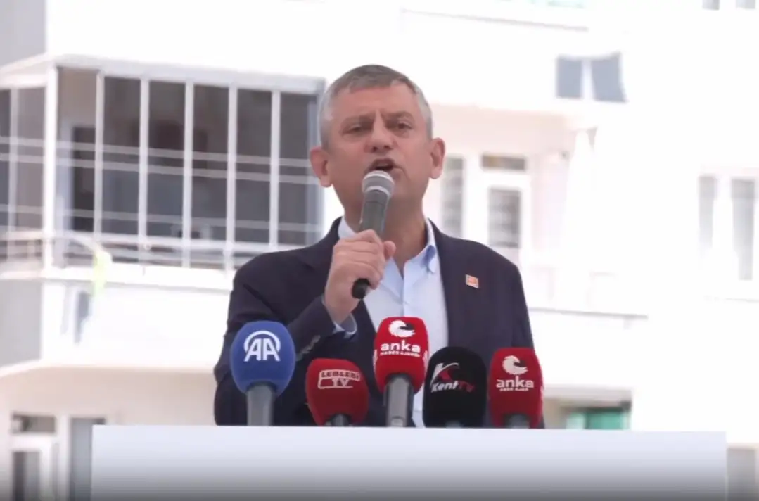 Özgür Özel Çorum'daki Alevi Canlar Buluşması'na katıldı