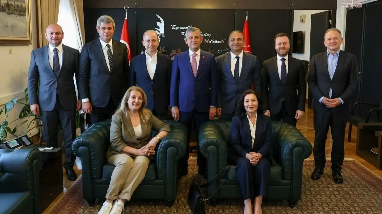 CHP İBB Grubu'ndan Özgür Özel'e destek