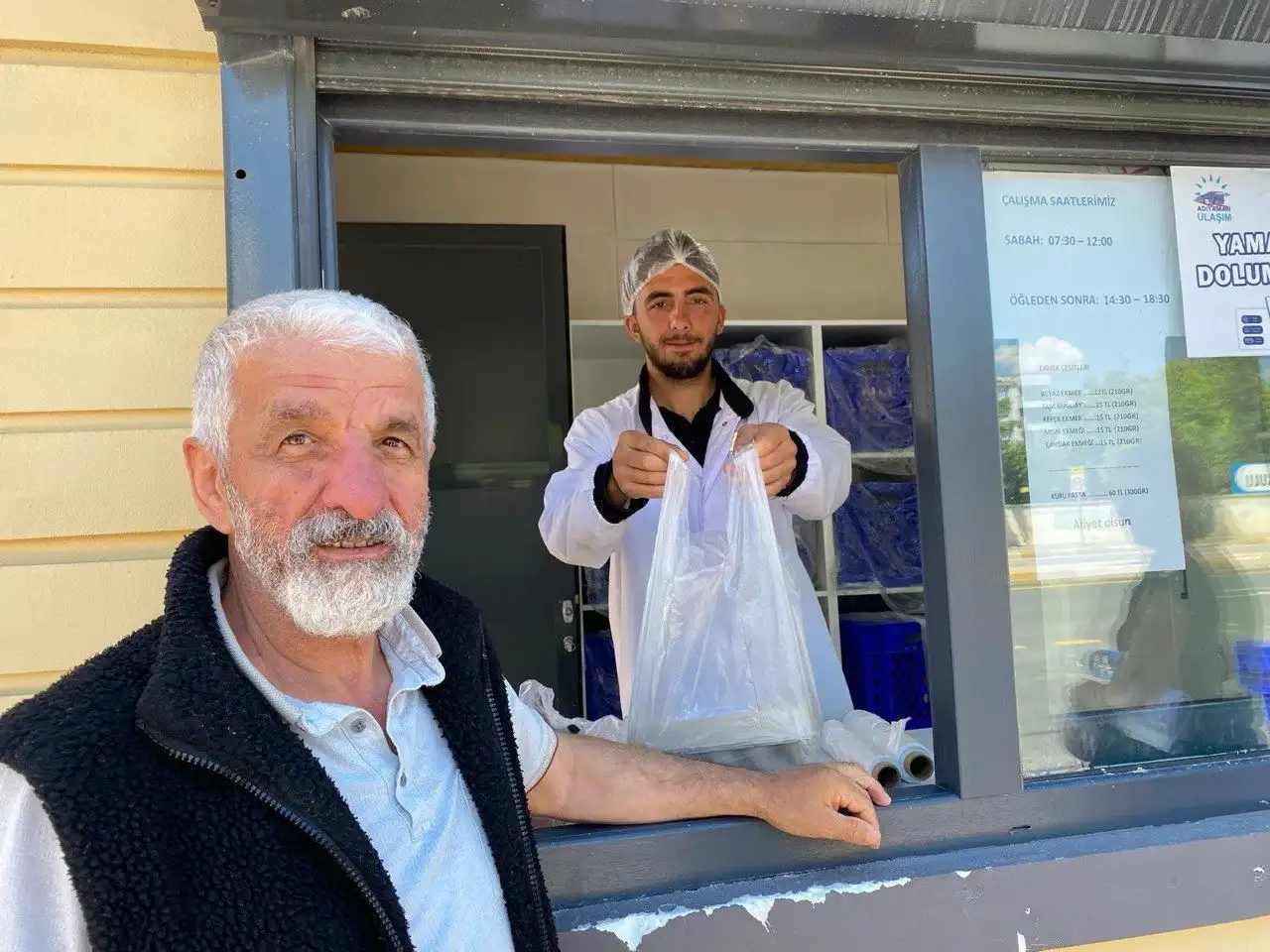 Adıyaman Belediyesi tarafından üretilen gezen tavuk yumurtaları Halk Ekmek büfelerinde satışa sunuldu