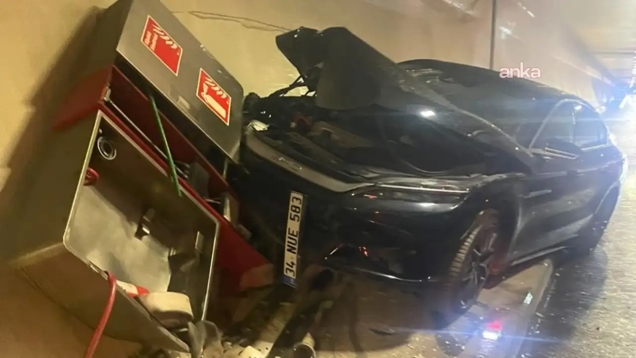 Avrasya Tüneli'nde trafik kazası sonrası ulaşımda bir saatlik aksama