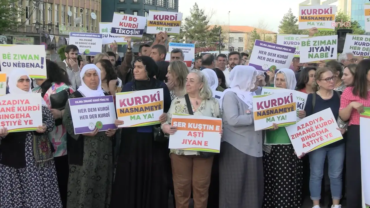 Diyarbakır'da Kürt Dil Bayram kutlandı