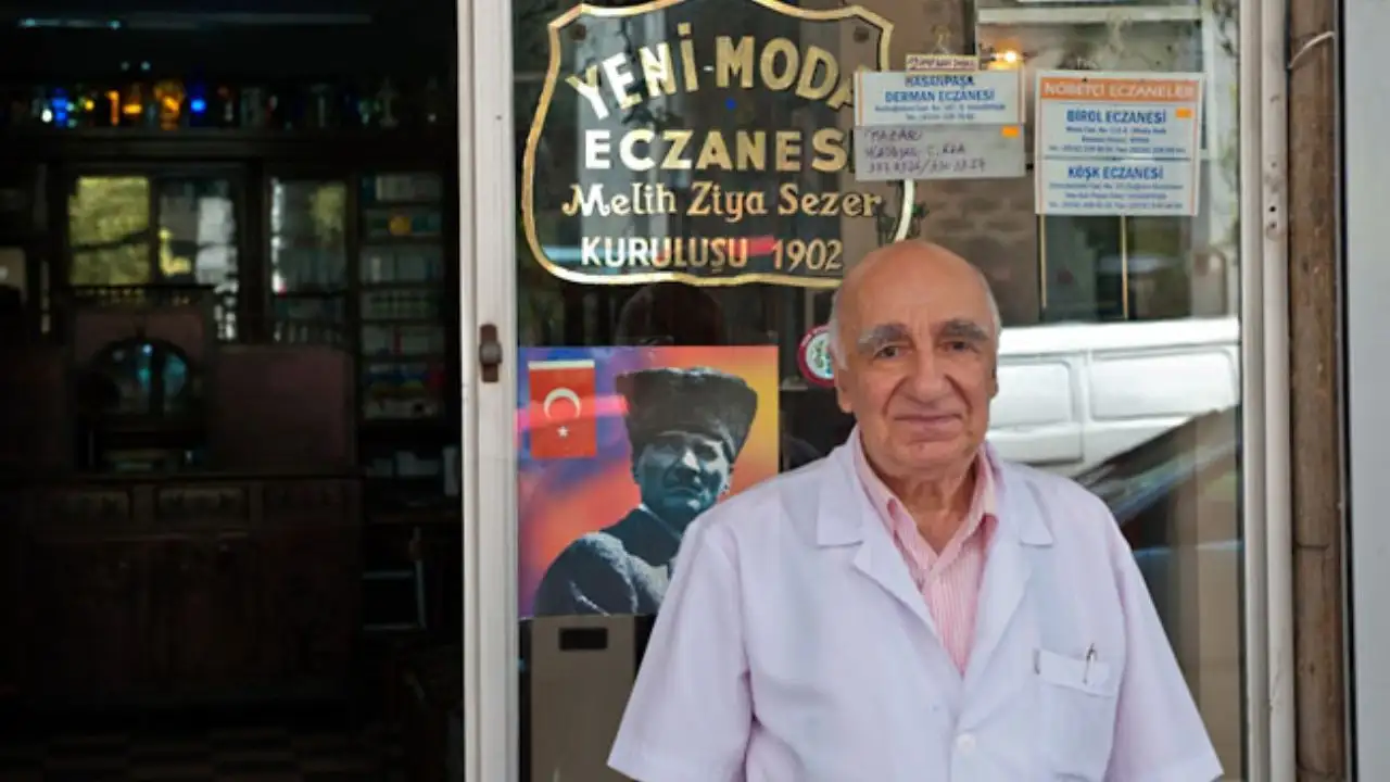 Kadıköy'ün en eski eczacısı yaşamını yitirdi: Eczanesi yaşayan müze gibiydi