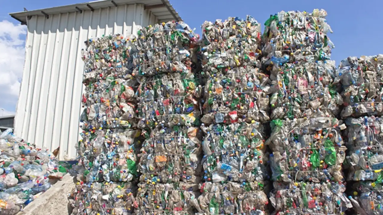 Avrupa Birliği'nden Türkiye'ye gönderilen plastik çöp miktarı 2025'te rekor seviyeye ulaştı