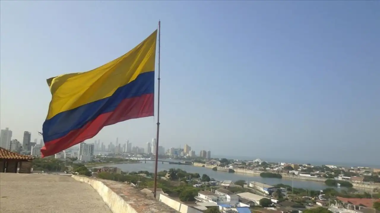 Kolombiya'da hükümet ile eski FARC üyeleri barış görüşmelerine yeniden başlayacak