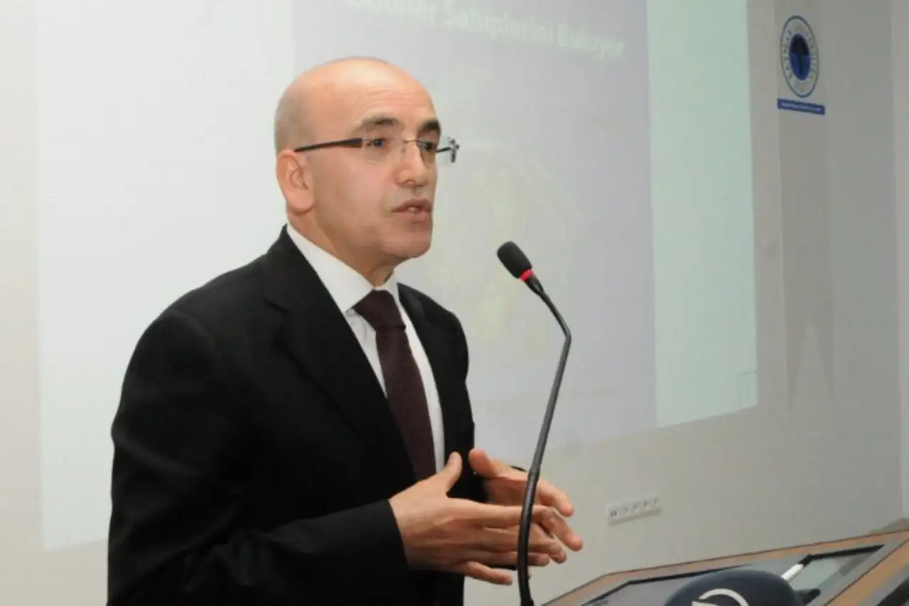 Bakan Şimşek, OECD Bakanlar Konseyi Toplantısı için Paris'e gitti