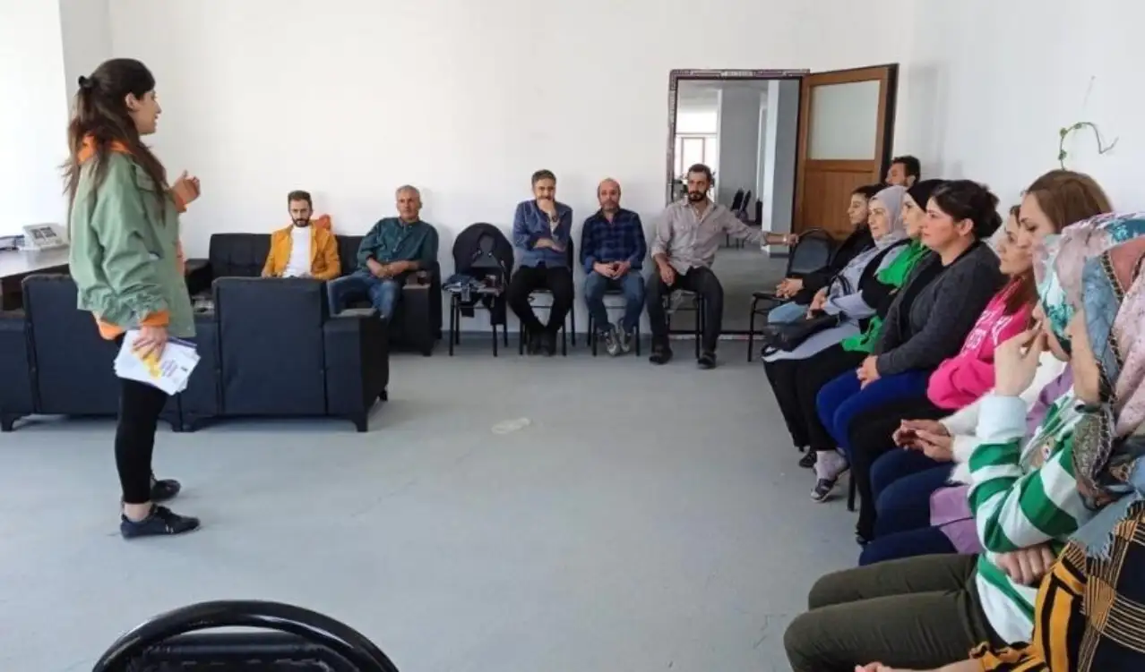 Hakkari YUKADER tekstil çalışanlarına şiddet ve taciz eğitimi veriyor