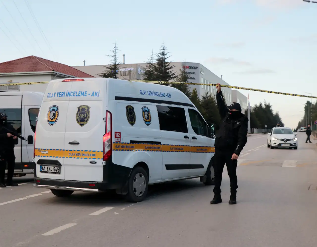 Fabrikada rehin alınan 7 kişi kurtarıldı