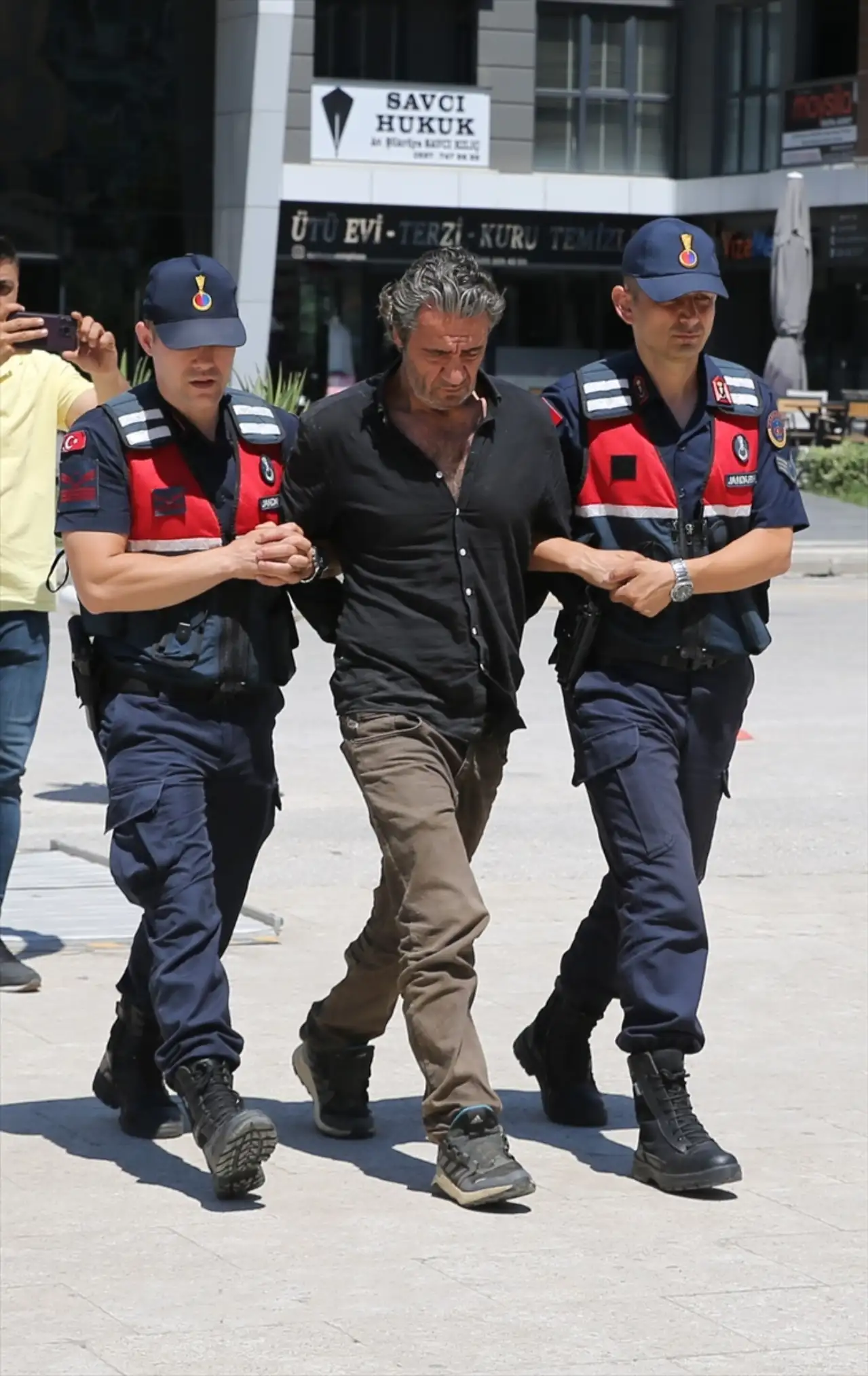 İstanbul'da denizde halıya sarılmış ceset bulundu: 1 şüpheli yakalandı