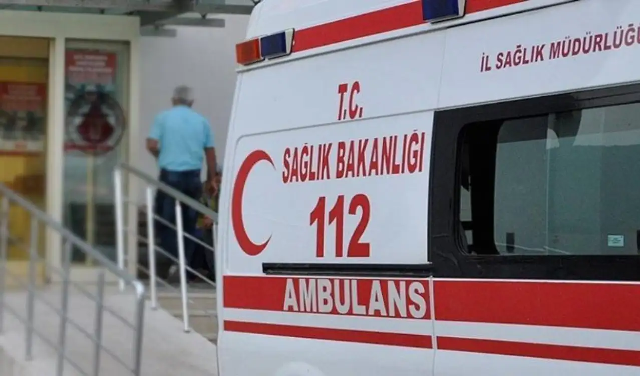 Batman'da okul servisi ile otomobil çarpıştı, 17'si öğrenci 20 kişi yaralandı