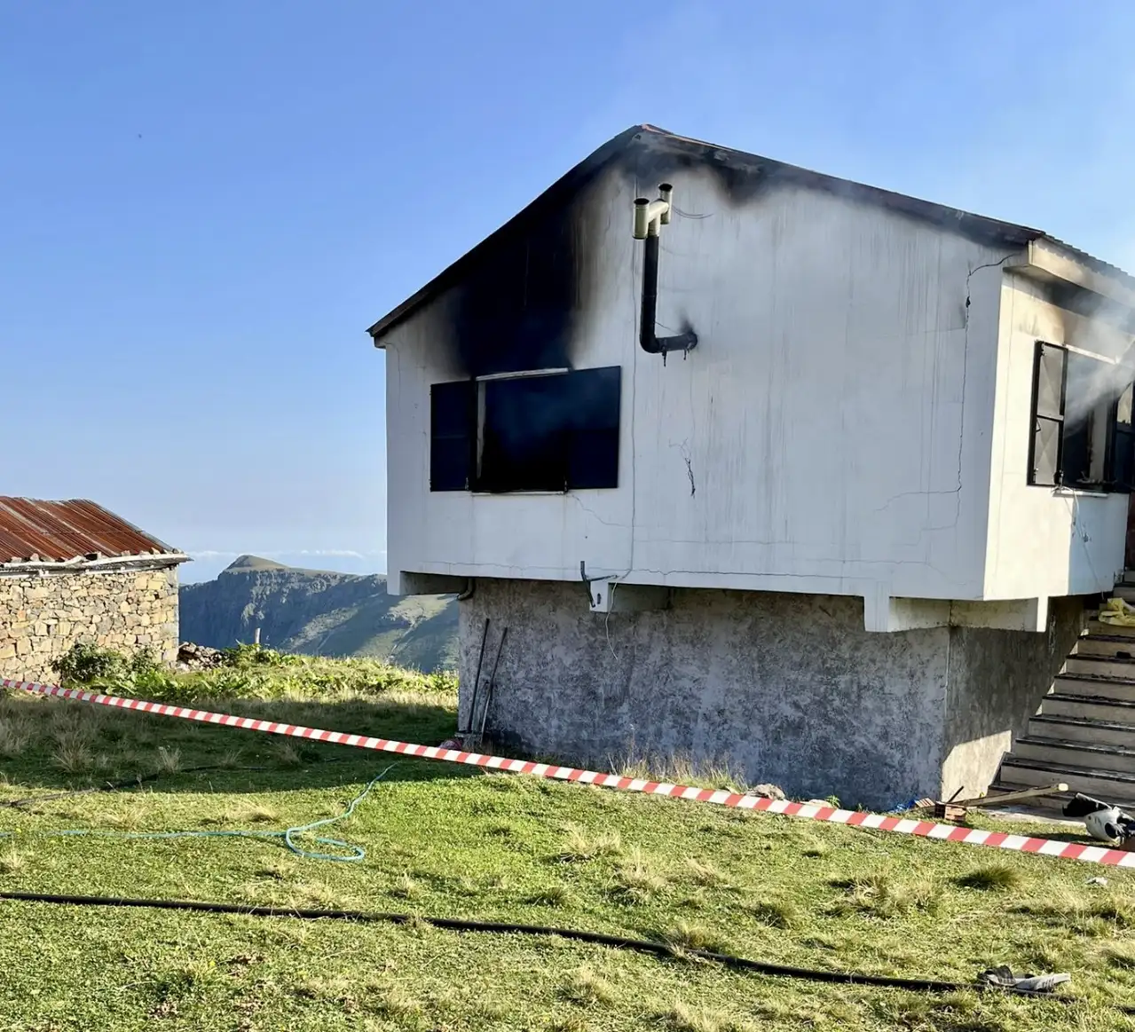 Trabzon'da yayladaki evde çıkan yangında 3 kişi öldü