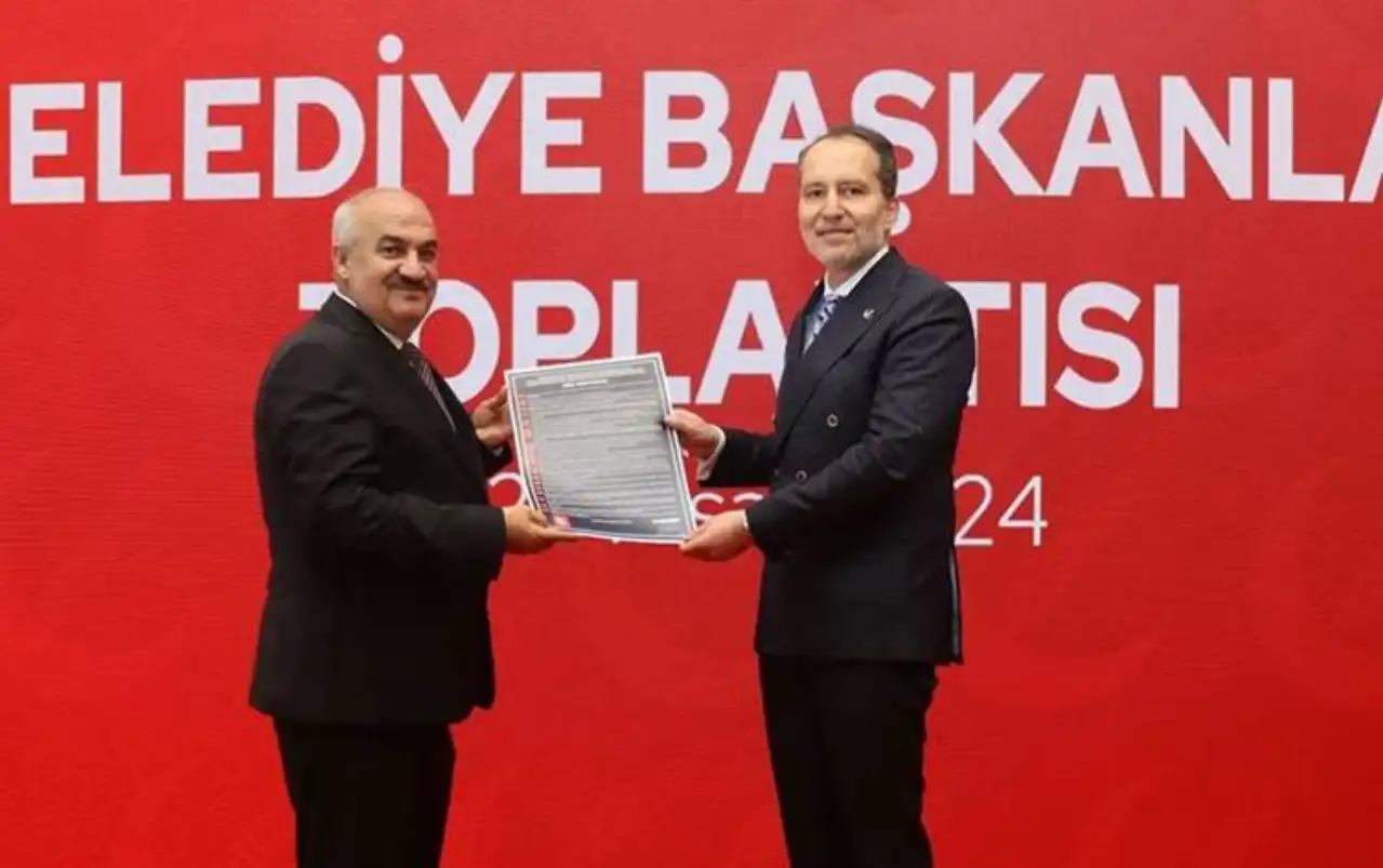 Yeniden Refah’lı belediye başkanı istifa etti!