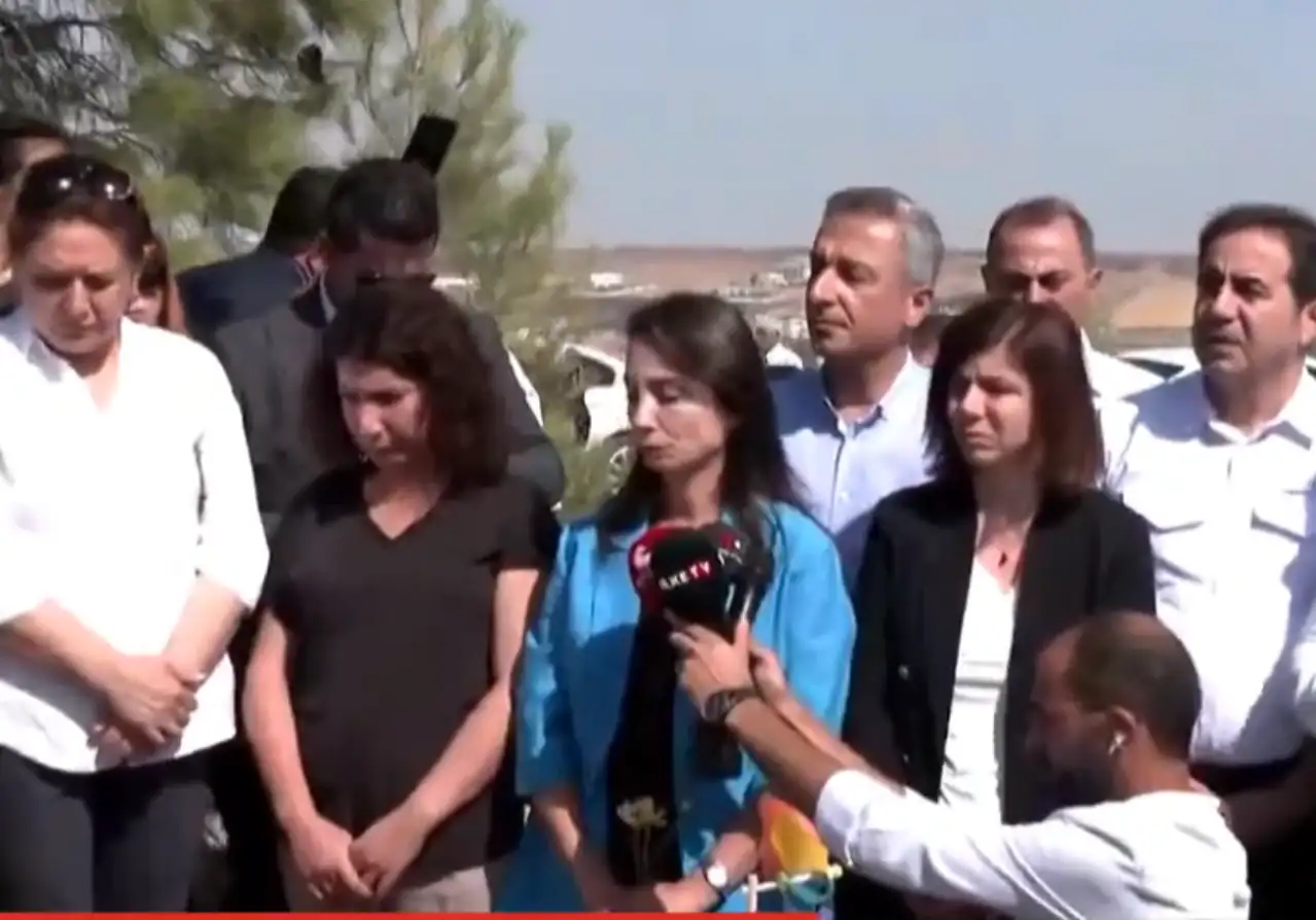 Narin Güran’ın mezarını ziyaret eden Hatimoğulları: Çocuk cinayetleri de kadın cinayetleri de politiktir