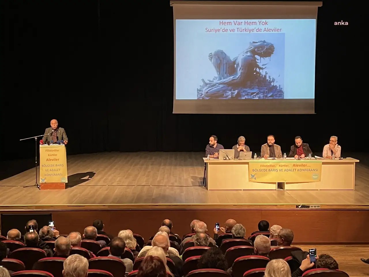 "Bölgede Barış ve Adalet Konferansı" İstanbul'da yapıldı: "Suriye'de Aleviler ciddi kaygı yaşıyor"