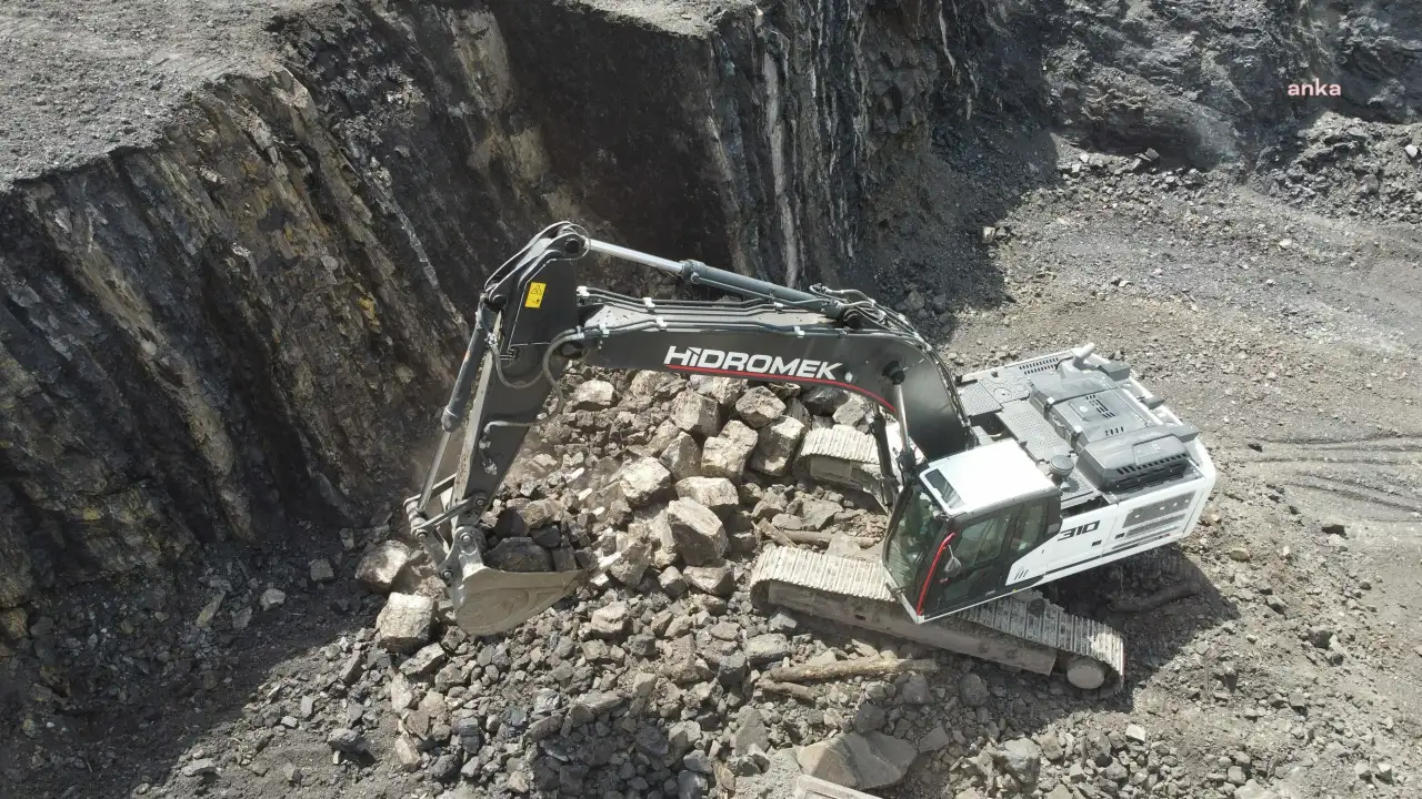 Erzurum Oltu'da taş ocağında göçük