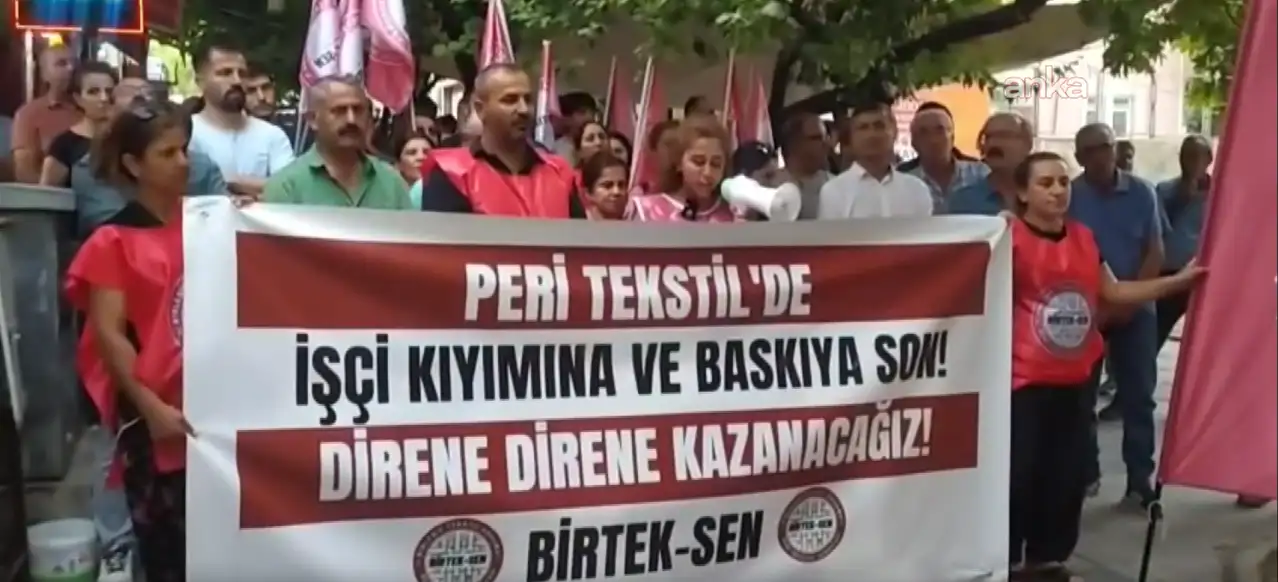 Peri Tekstil işçileri fabrika önünde direnişte