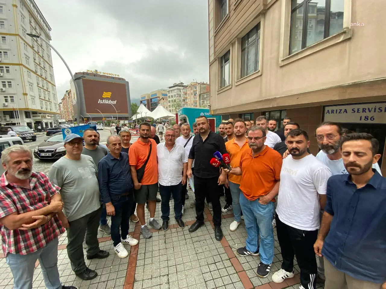 Çoruh Elektrik Dağıtım Şirketi'nde işten çıkarmalara protesto: Asıl hırsız, emekçinin hakkını yiyendir
