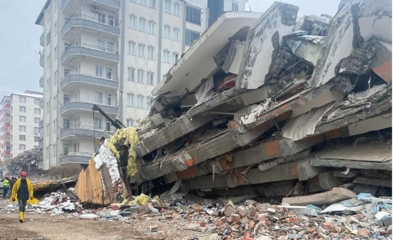 Hatay Elit Apartmanı davası ertelendi: 88 kişinin öldüğü davaya hiçbir sanık katılmadı