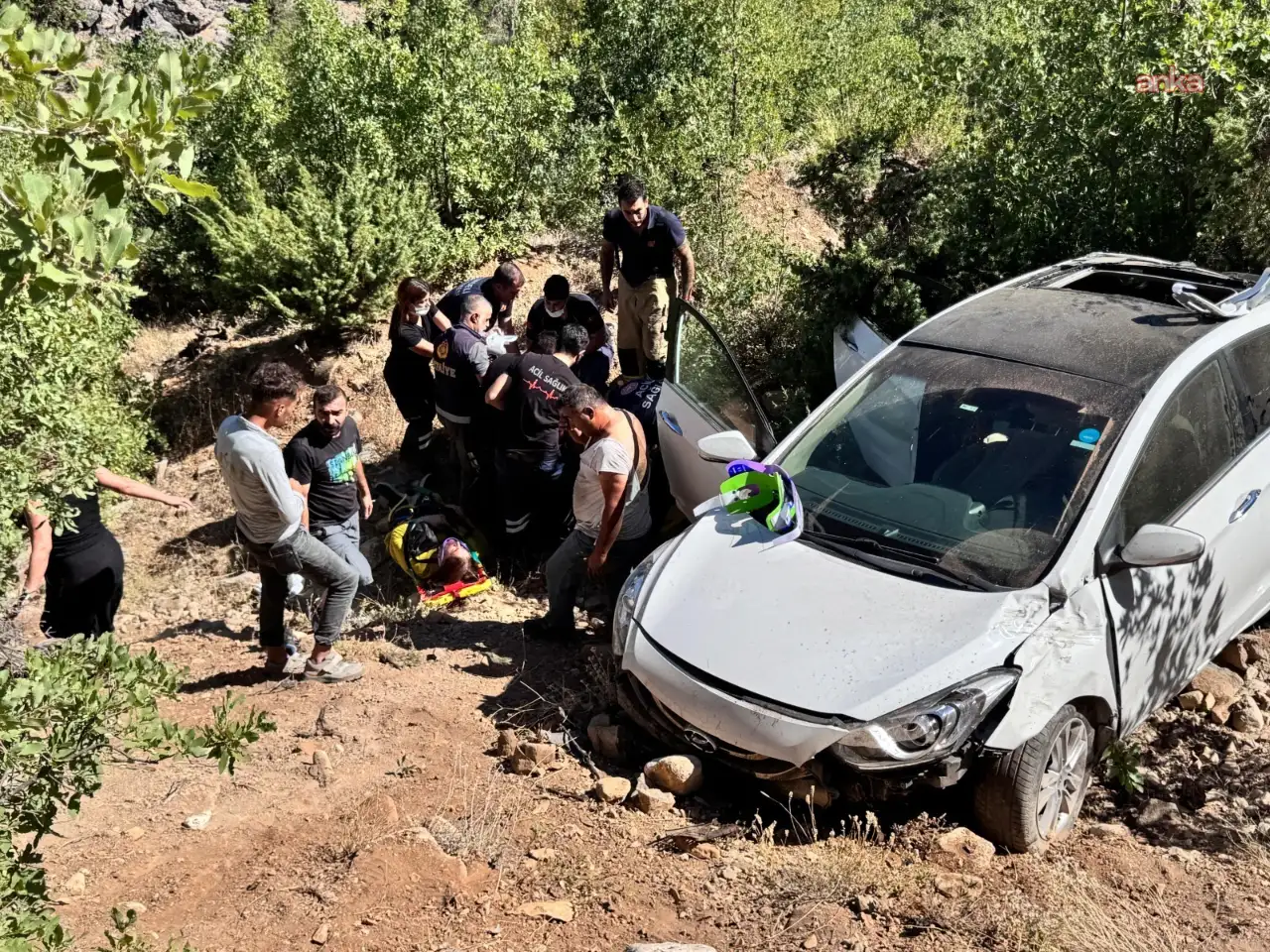 Dersim’de otomobil uçuruma yuvarlandı: Yaralılar var
