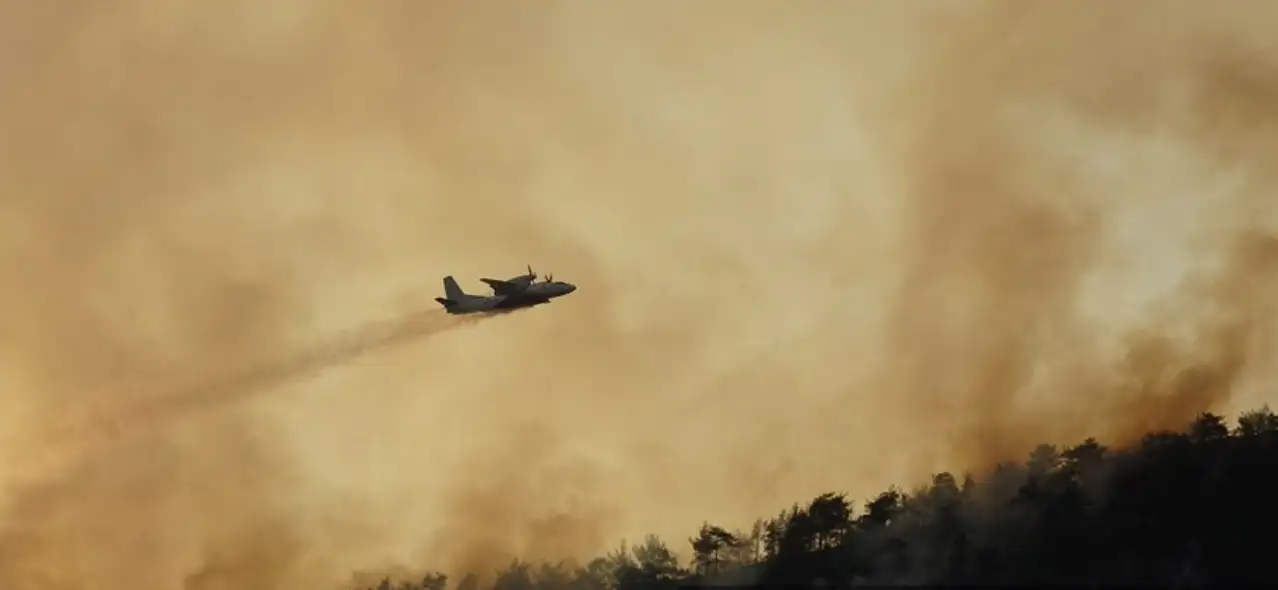 Orman Genel Müdürlüğü: Yangına 4 uçak ve 4 helikopter ile müdahale ediliyor