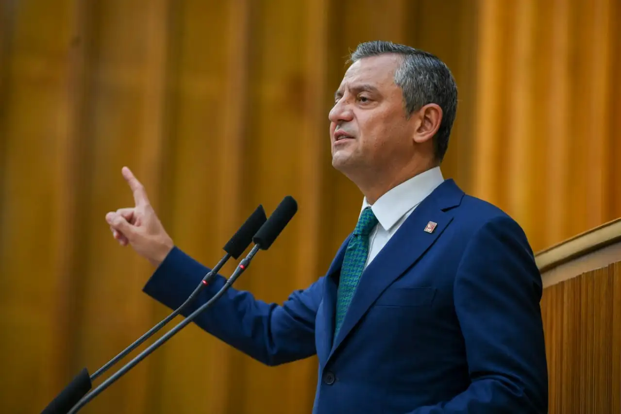 Özgür Özel: Evlatlarımızı veresiye defterlerine düşürenleri bu milletin elinden hiçbir şey kurtaramayacak