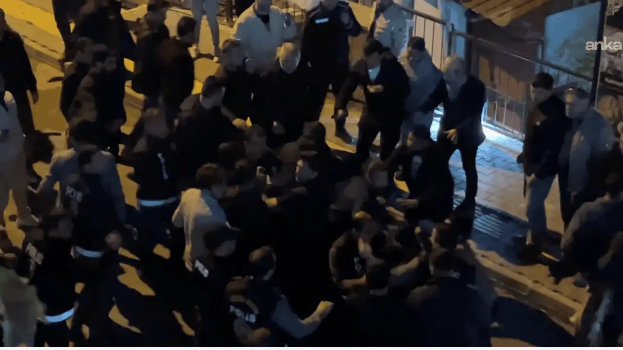 Tunceli’de 29 Ekim nedeniyle düzenlenen konserde kavga çıktı