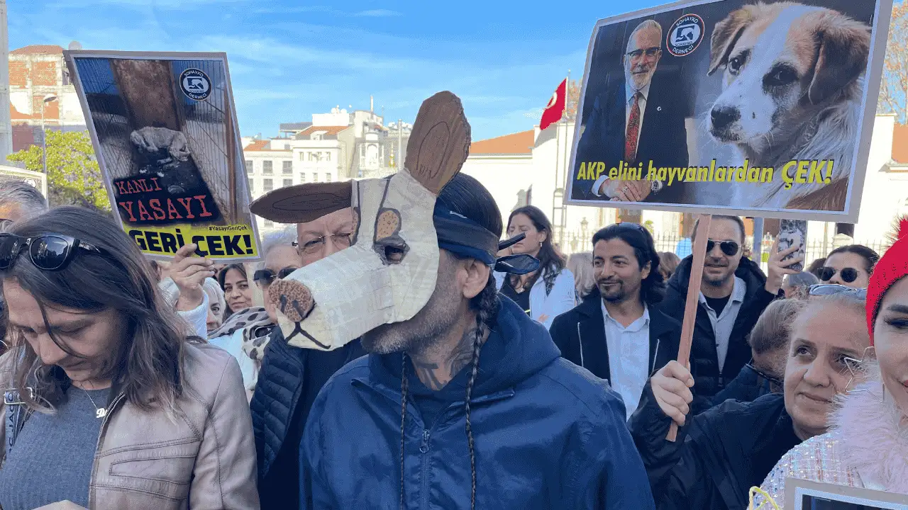"Besleme Yasağı" protestosu: Canımızı veririz, evlatları vermeyiz