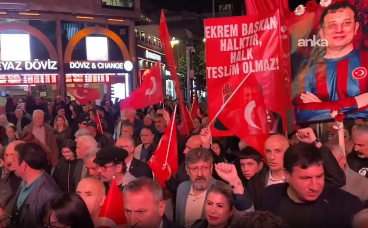 CHP Trabzon il başkanlığı Ekrem İmamoğlu hakkında hazırlanan iddianameyi protesto etti