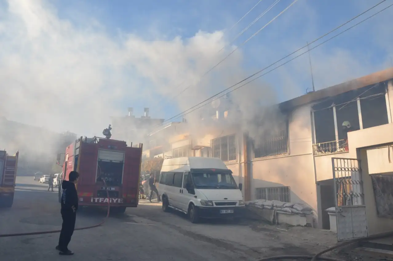 Mersin'de müstakil evde çıkan yangında 2 çocuk yaşamını yitirdi