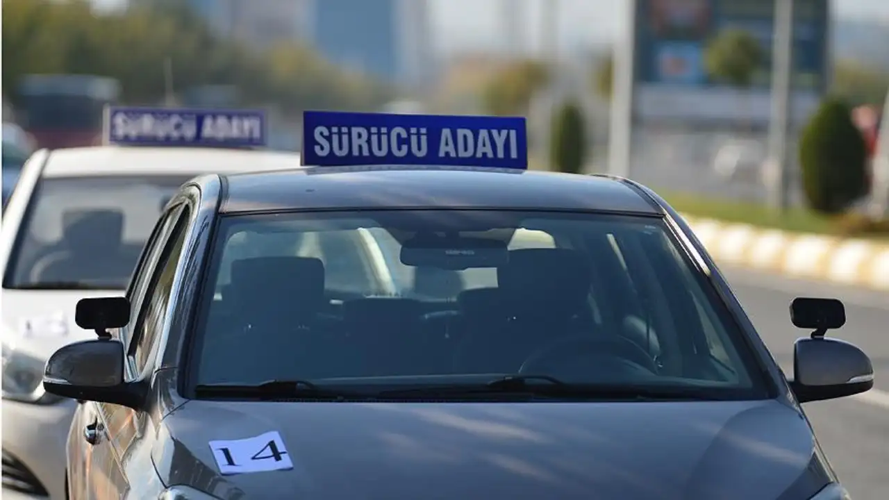 Çorum’da sürücü belgesi skandalı: Eski müdürün adına sahte imzalarla yüzlerce ehliyet!