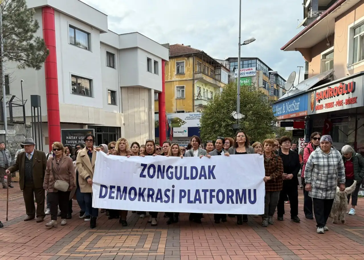 Zonguldak'ta kadın cinayetleri ve çocuk istismarı yürüyüşle protesto edildi