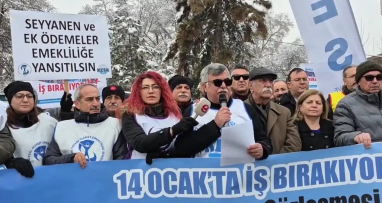 KESK Kayseri Şubeler Platformu 'insanca yaşam' talebiyle iş bırakma eylemi gerçekleştirdi