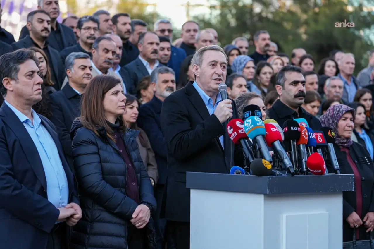 Bakırhan: Kayyumlar bu ülkenin bir utancı haline geldi, bu utancın ortadan kaldırılması gerekiyor