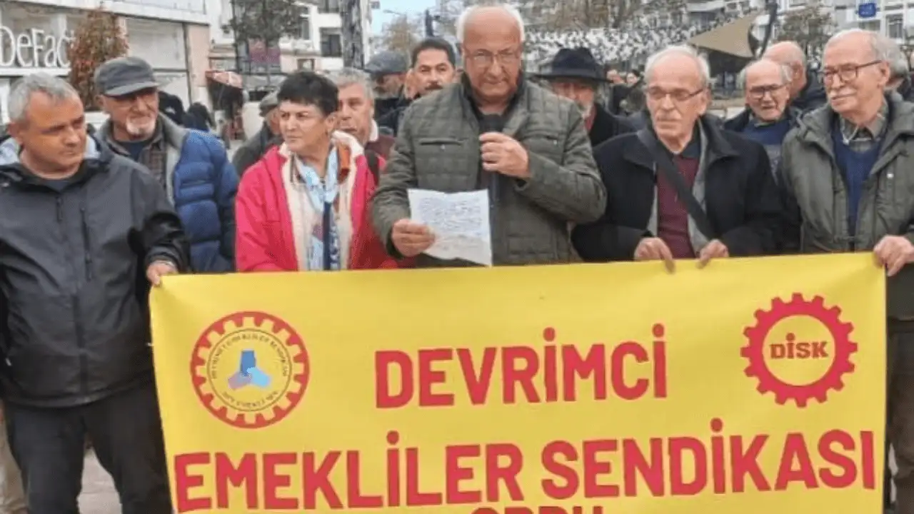 DEV EMEKLİ-SEN: Emekli bayram ikramiyesi en az 17.514 TL olmalı