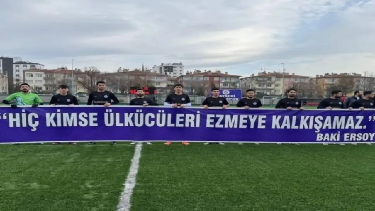 Sahaya bu pankartla çıktılar: Hiç kimse ülkücüleri yenmeye kalkışamaz
