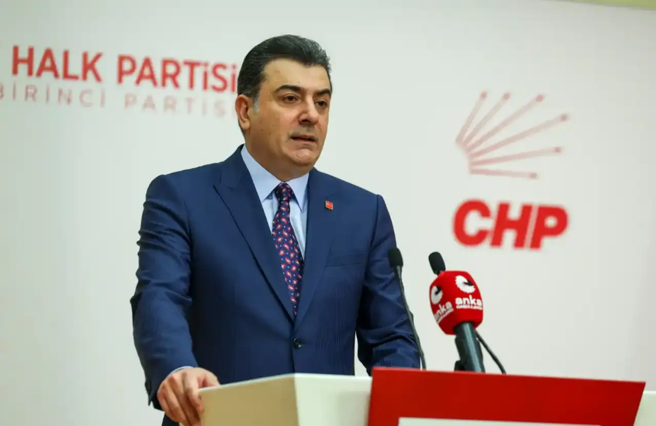 Zeynel Emre: CHP'nin 25 Temmuz'a kadar kurultay yapması varlık ve yokluk meselesidir