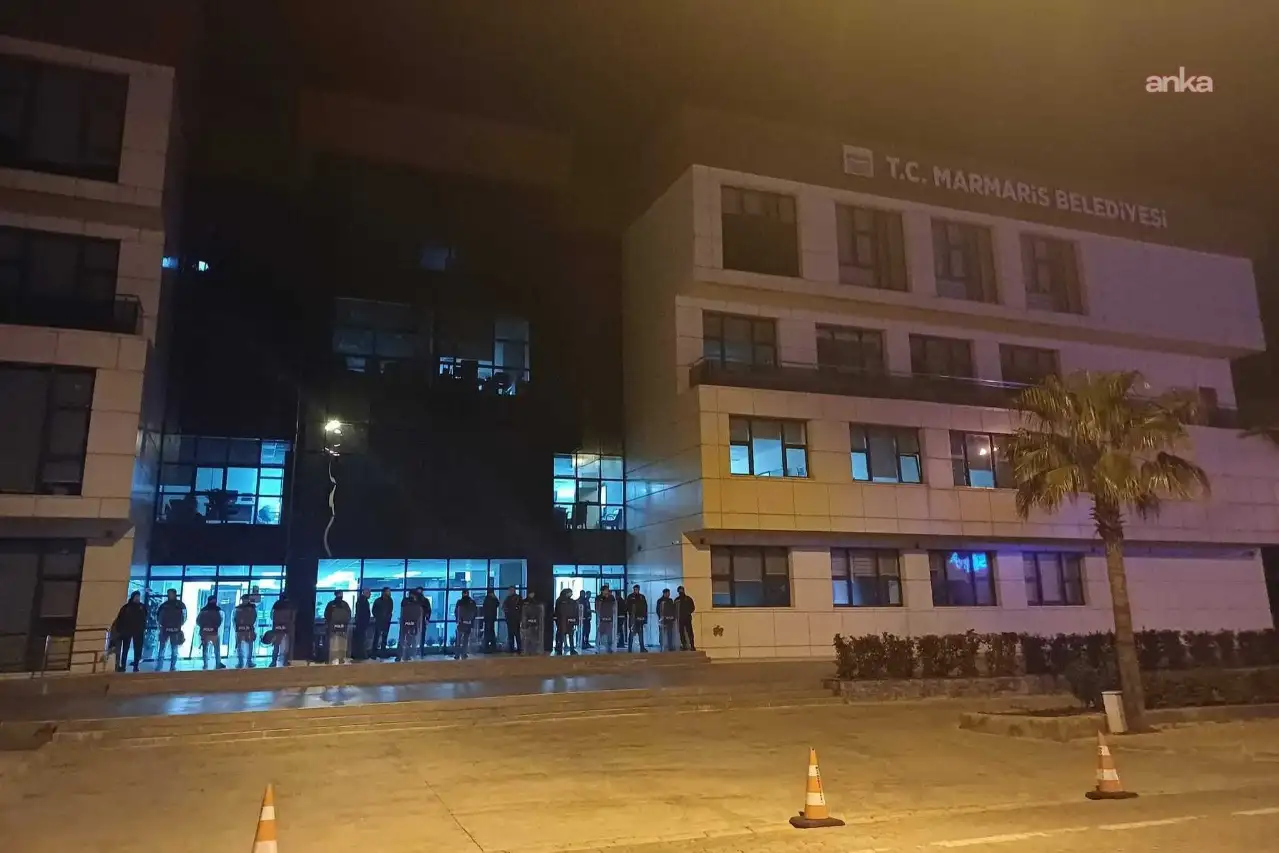 Marmaris Belediyesi'ne operasyon: 13 gözaltı