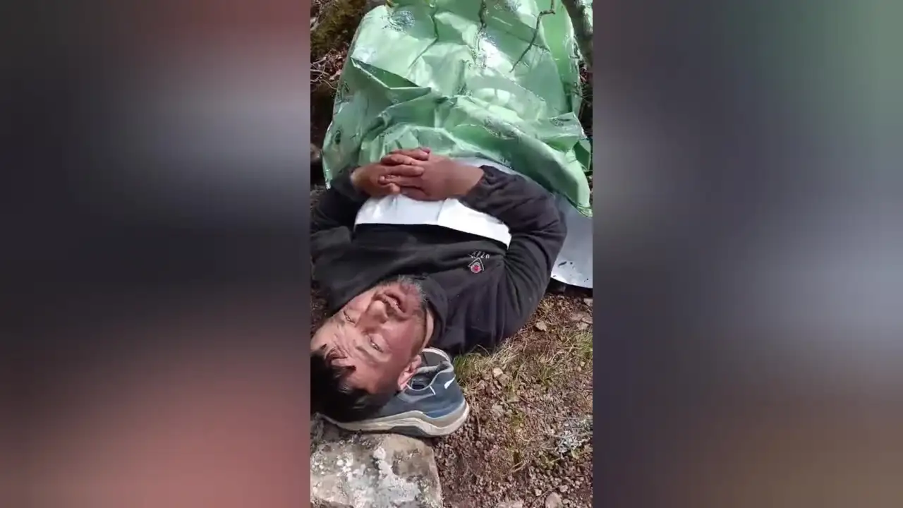 Artvin'de arazide mahsur kalan vatandaşlar askeri helikopterle kurtarıldı