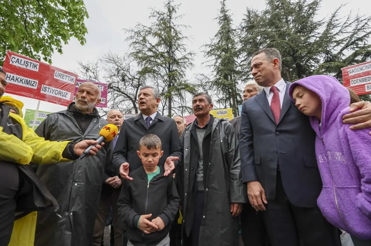 Özgür Özel: Yaşasın Doruk Madencilik’teki emekçi direnişi, yaşasın Türkiye işçi sınıfının mücadelesi