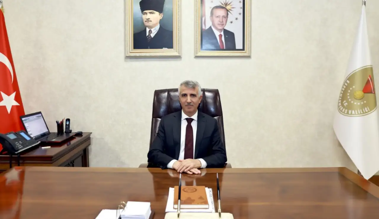 Kahramanmaraş'ta ortaokulda silahlı saldırı: Vali Ünlüer 4 kişinin hayatını kaybettiğini açıkladı