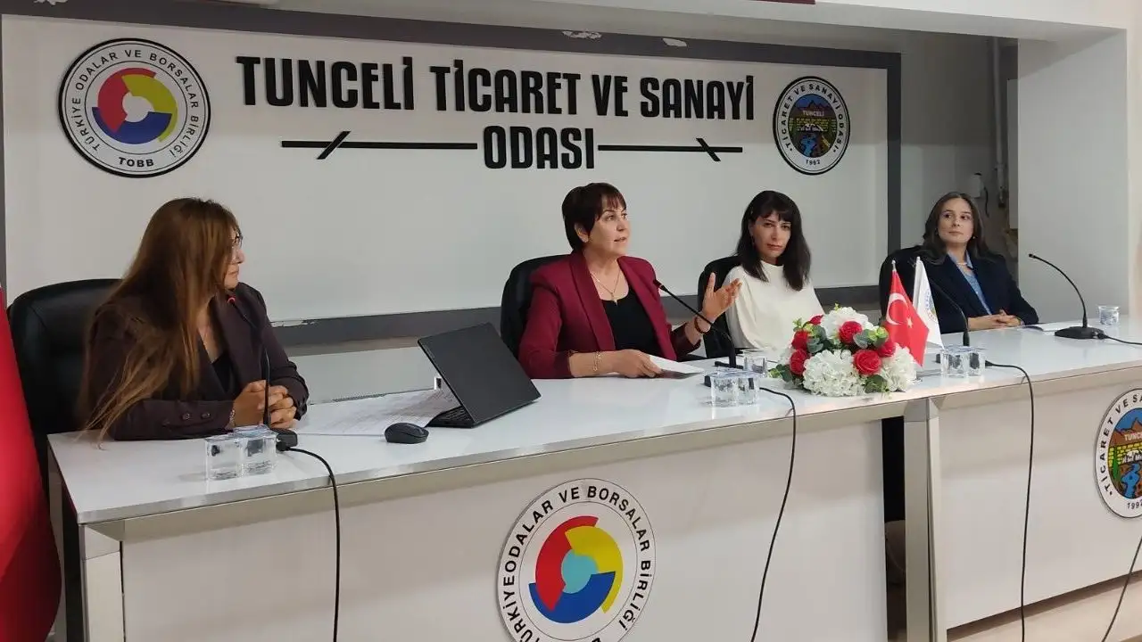 'Zirvede Kadın Var'da gazeteci Hüsniye Karakoyun konuştu