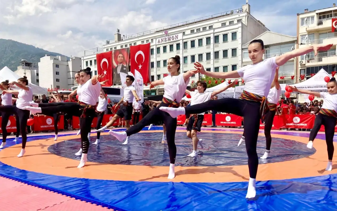 Manisa’da 19 Mayıs coşkusu