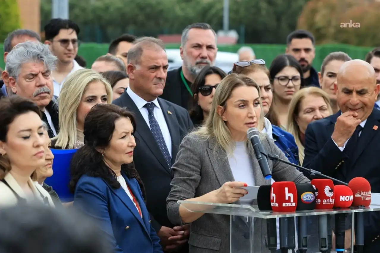 Dilek İmamoğlu'ndan Silivri'de açıklama: Dört bayramdır mağduriyet yaşayan tüm tutsaklara sabır diliyorum