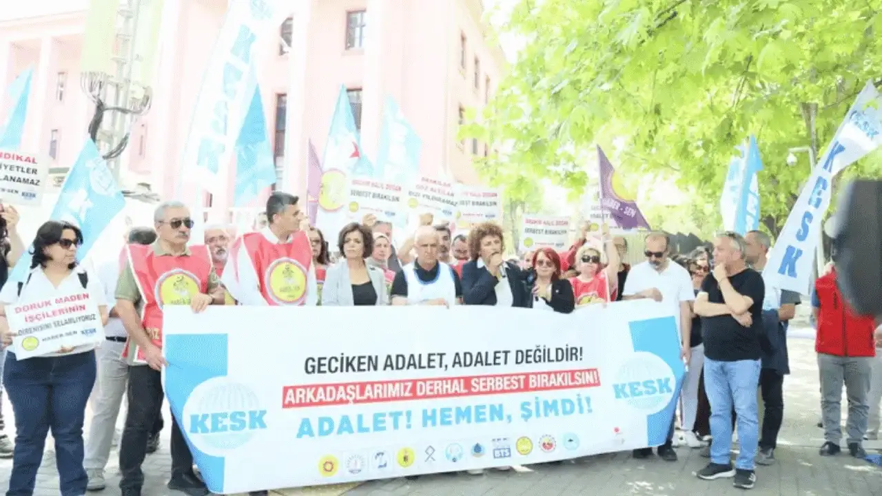 KESK’ten Adalet Bakanlığı önünde çağrı: Arkadaşlarımız derhal serbest bırakılsın