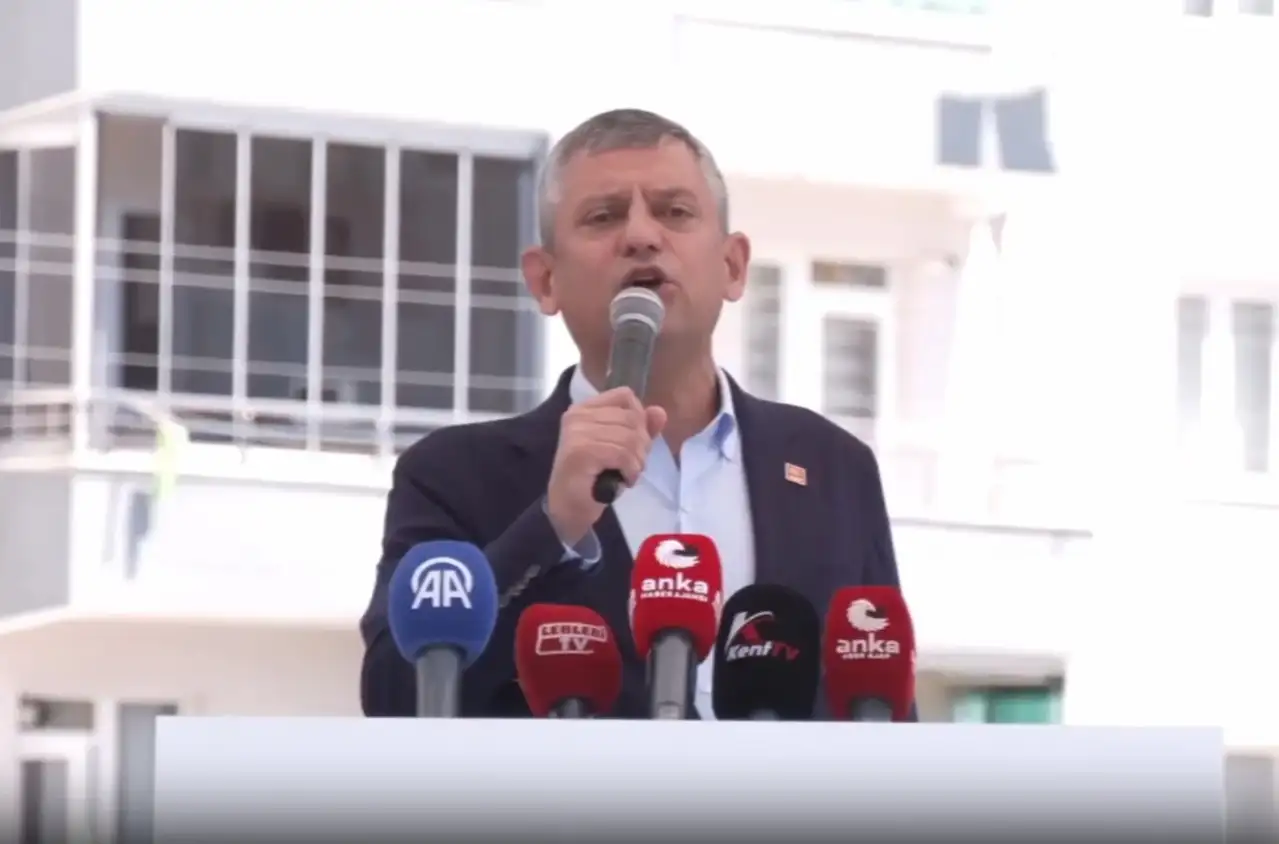Özgür Özel Çorum'daki Alevi Canlar Buluşması'na katıldı