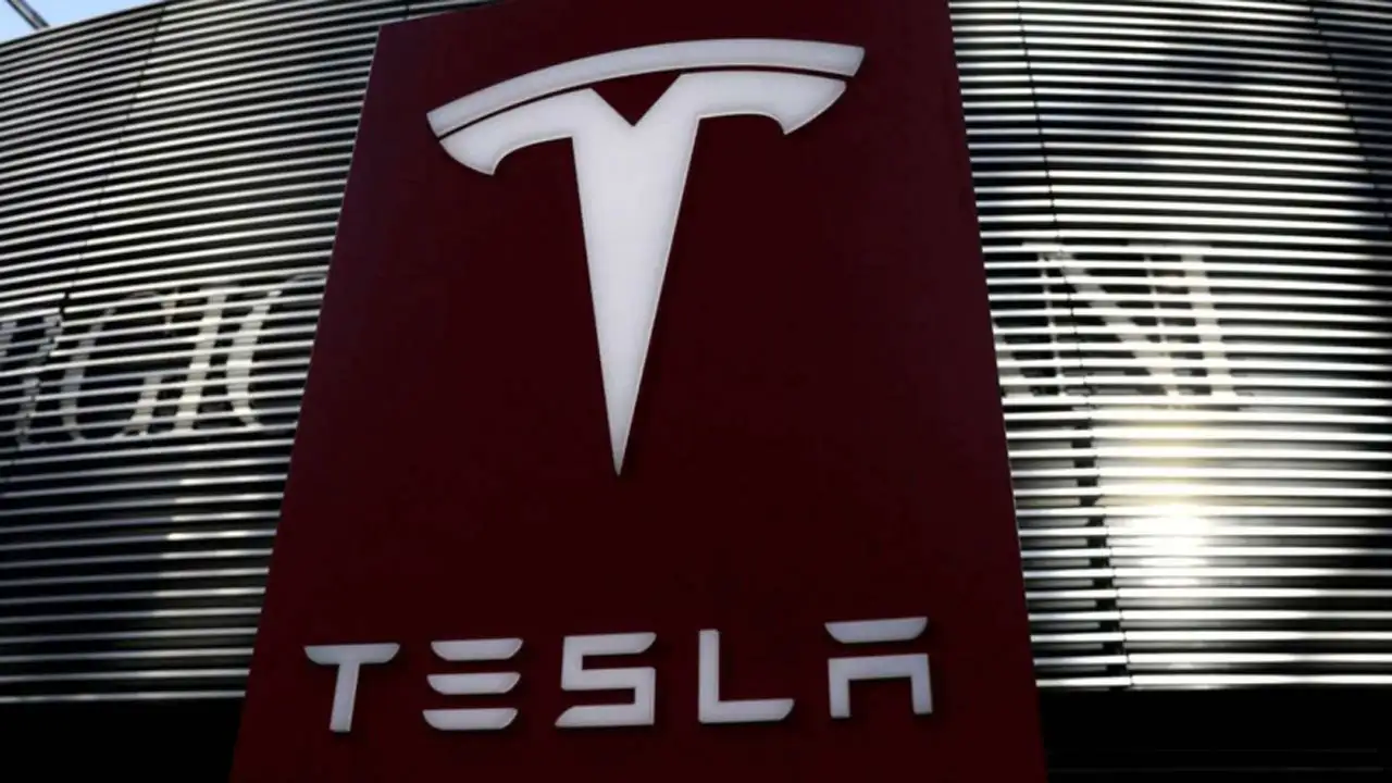 Tesla batarya sorunu nedeniyle arabalarını geri çağırıyor