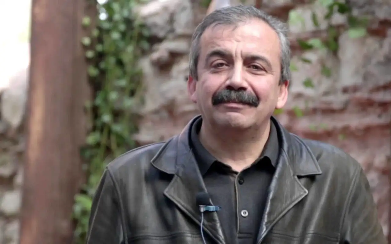 Sırrı Süreyya Önder Kimdir?